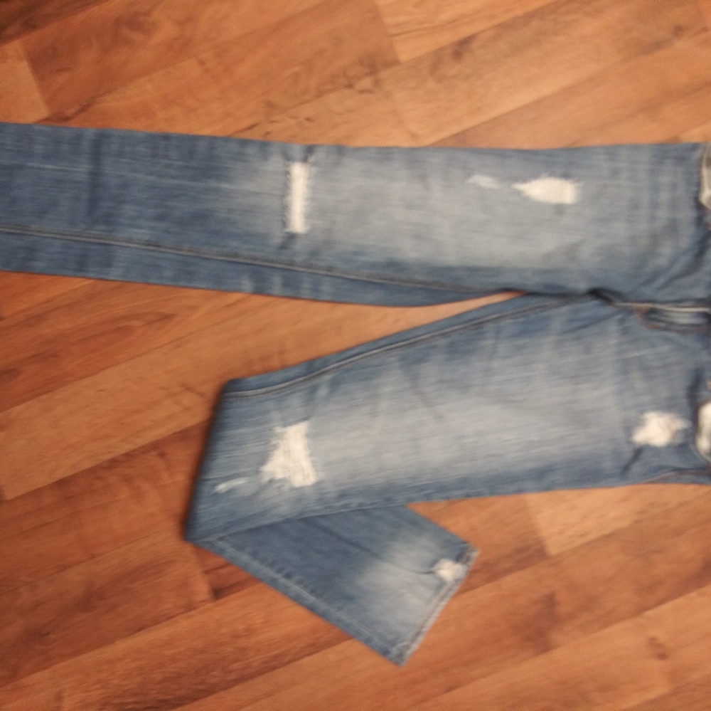 Hollister 5L destroyed junior jeans